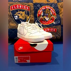 Nike Youth court Borough